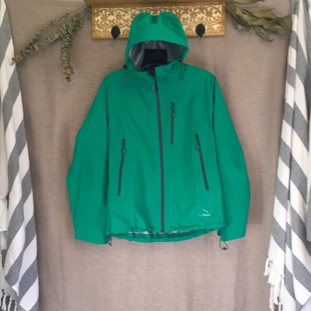 NWOT L.L. Bean Hooded Rain Jacket, Teal, size S